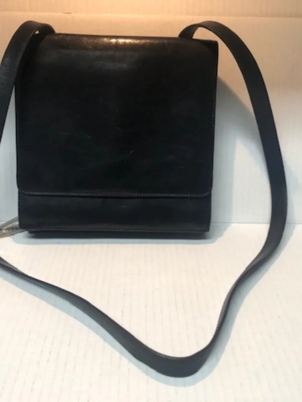 Hobo International black leather crossbody purse wallet dark pink lining